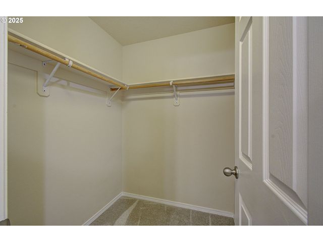 38581 LIMERICK St, Sandy, OR 97055