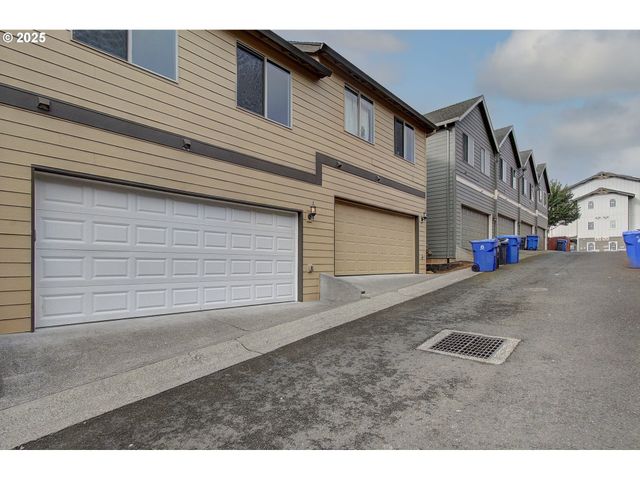 38581 LIMERICK St, Sandy, OR 97055