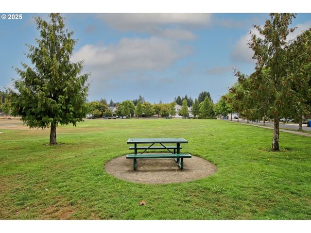 38581 LIMERICK St, Sandy, OR 97055