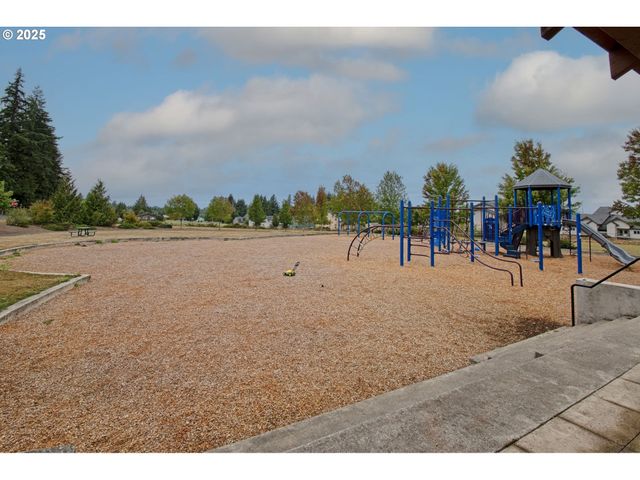 38581 LIMERICK St, Sandy, OR 97055