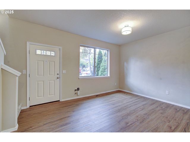 38581 LIMERICK St, Sandy, OR 97055