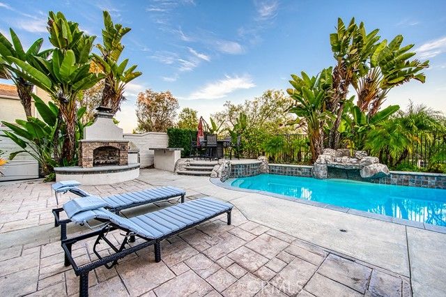 22 Orion, Laguna Hills, CA 92679