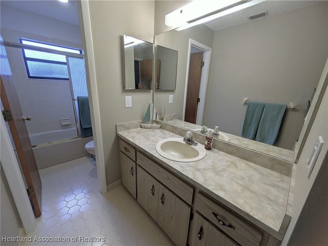 2470 S Lake Letta Drive, Avon Park, FL 33825