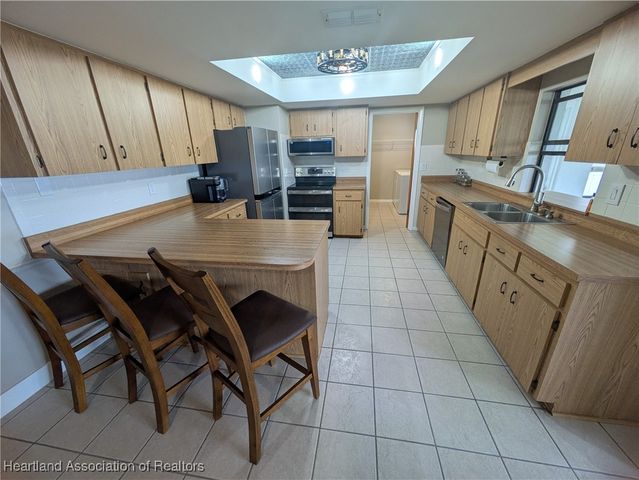 2470 S Lake Letta Drive, Avon Park, FL 33825