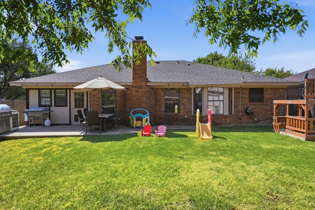 8204 Lara Lane, Watauga, TX 76148