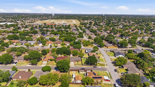 8204 Lara Lane, Watauga, TX 76148