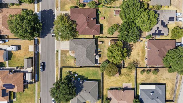 8204 Lara Lane, Watauga, TX 76148