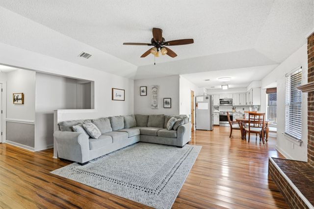 8204 Lara Lane, Watauga, TX 76148