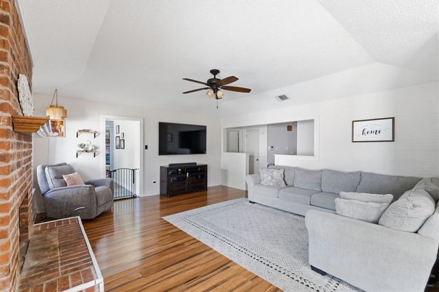 8204 Lara Lane, Watauga, TX 76148