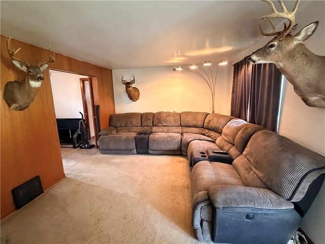 924 Jefferson Rd, Penn Hills, PA 15235