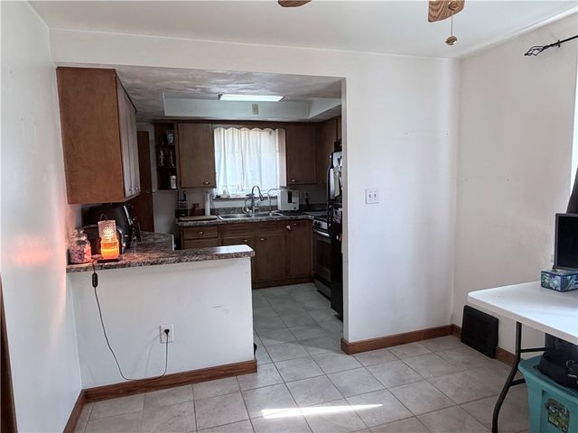 924 Jefferson Rd, Penn Hills, PA 15235