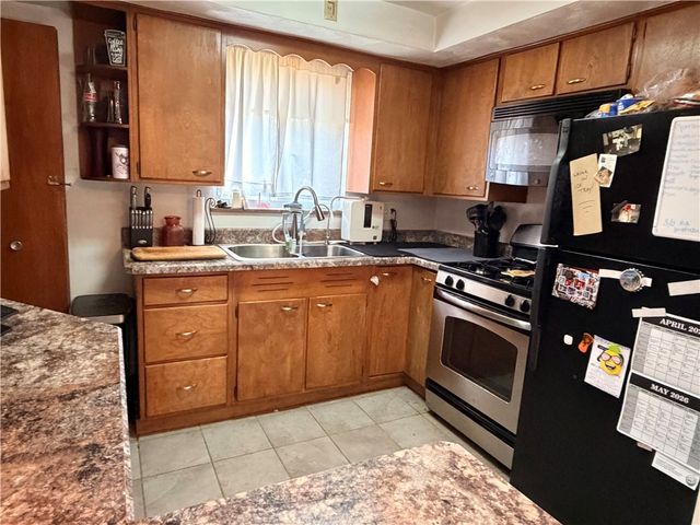 924 Jefferson Rd, Penn Hills, PA 15235