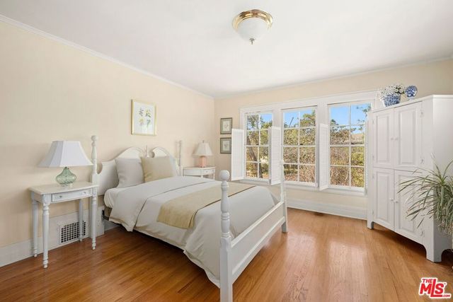 832 S Windsor Boulevard, Los Angeles, CA 90005