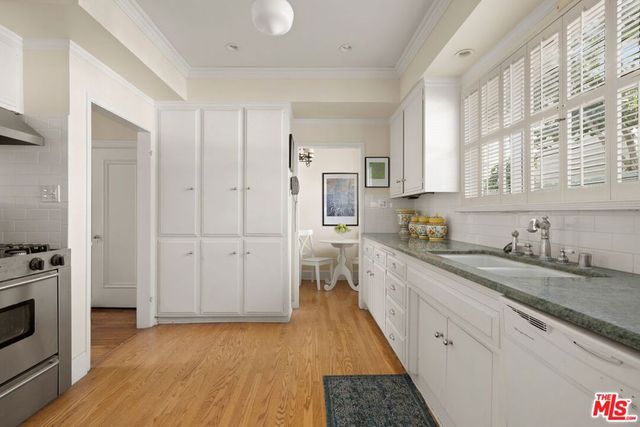 832 S Windsor Boulevard, Los Angeles, CA 90005