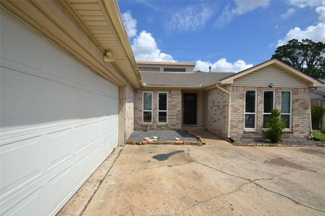 15718 Fox Springs Drive, Houston, TX 77084