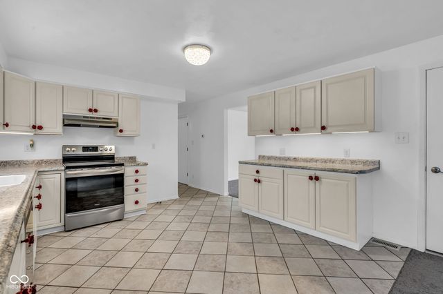 18 Wilson Drive, Carmel, IN 46032