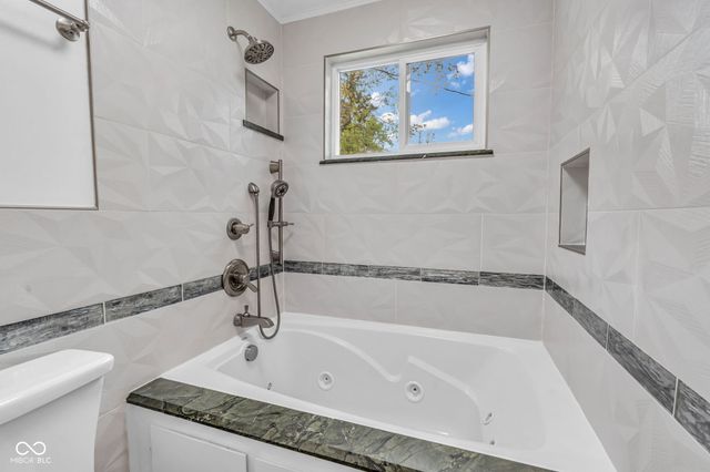 18 Wilson Drive, Carmel, IN 46032