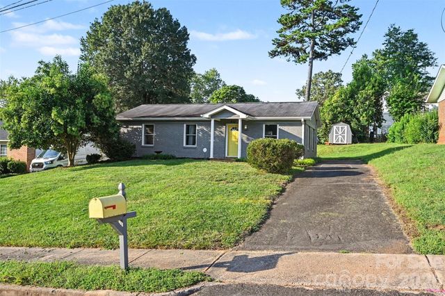 812 Capps Hill Mine Road, Charlotte, NC 28216