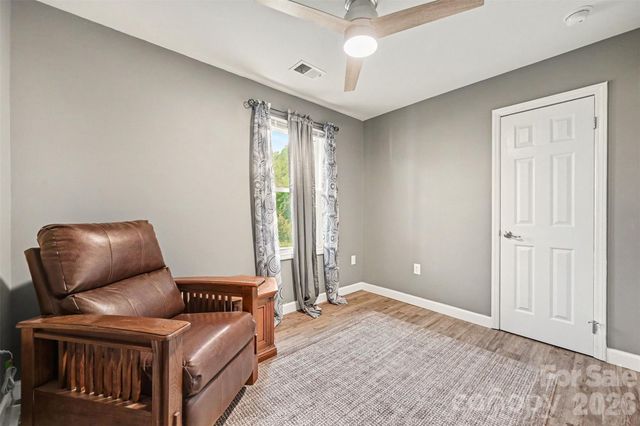 812 Capps Hill Mine Road, Charlotte, NC 28216