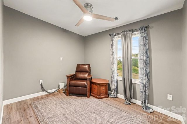 812 Capps Hill Mine Road, Charlotte, NC 28216