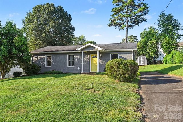 812 Capps Hill Mine Road, Charlotte, NC 28216
