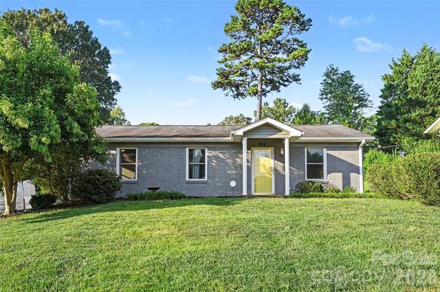 812 Capps Hill Mine Road, Charlotte, NC 28216