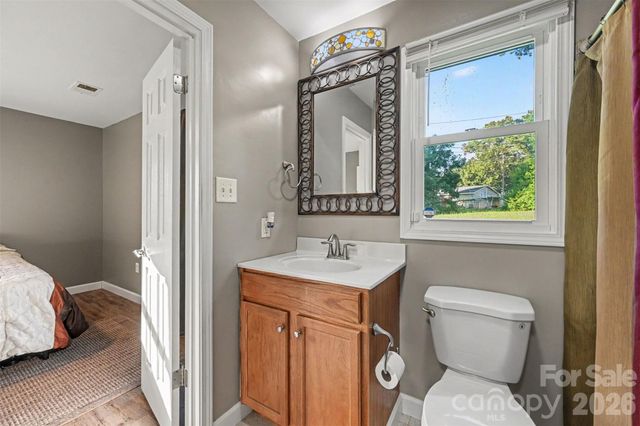 812 Capps Hill Mine Road, Charlotte, NC 28216