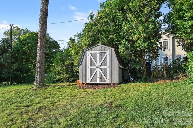 812 Capps Hill Mine Road, Charlotte, NC 28216