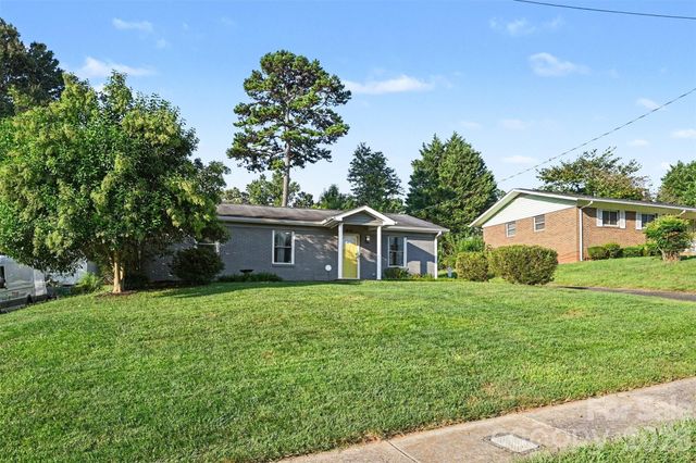 812 Capps Hill Mine Road, Charlotte, NC 28216
