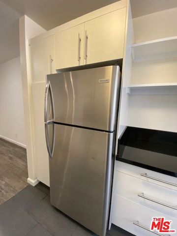 7045 Hawthorn Avenue 203, Los Angeles, CA 90028