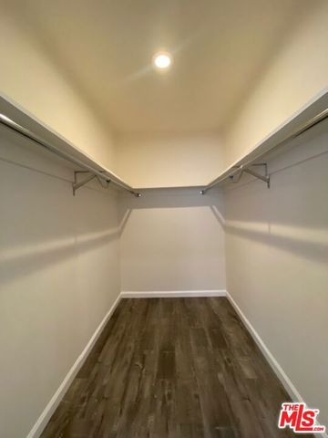 7045 Hawthorn Avenue 203, Los Angeles, CA 90028