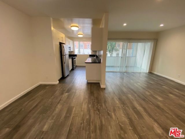 7045 Hawthorn Avenue 203, Los Angeles, CA 90028