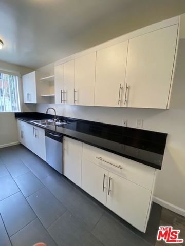 7045 Hawthorn Avenue 203, Los Angeles, CA 90028