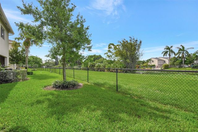 1119 Vermilion Dr, Lake Worth, FL 33461