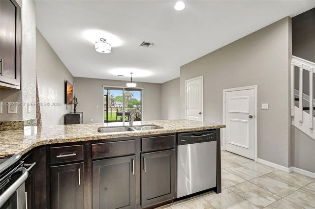 1119 Vermilion Dr, Lake Worth, FL 33461