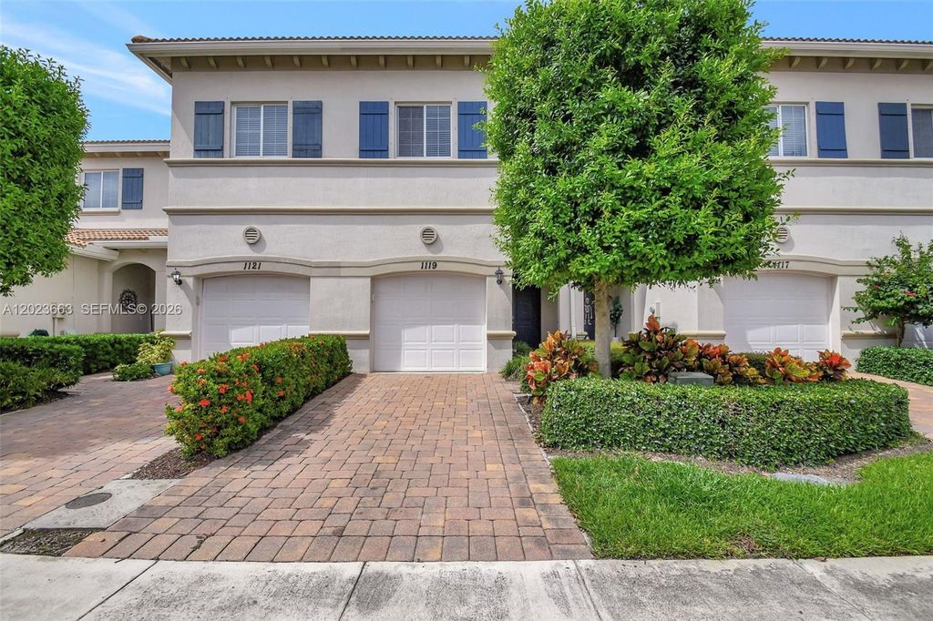 1119 Vermilion Dr, Lake Worth, FL 33461