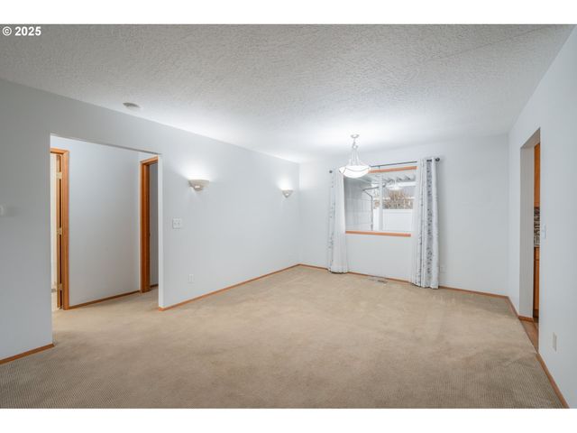 1470 PRINCETON Rd, Woodburn, OR 97071