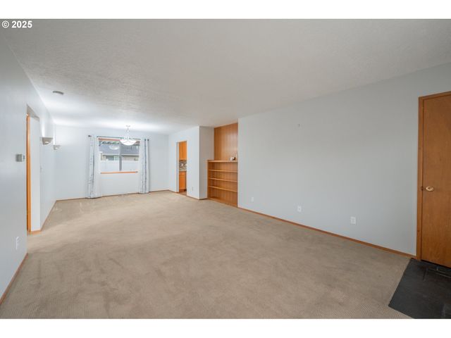 1470 PRINCETON Rd, Woodburn, OR 97071