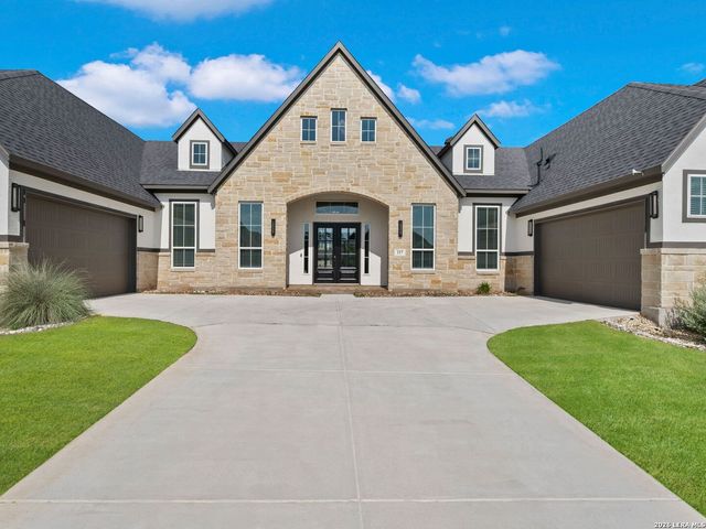 217 Poe Parkway, Castroville, TX 78009