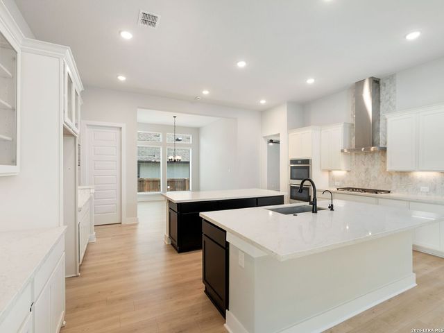 217 Poe Parkway, Castroville, TX 78009