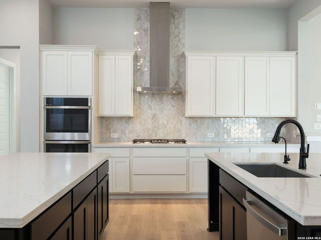 217 Poe Parkway, Castroville, TX 78009