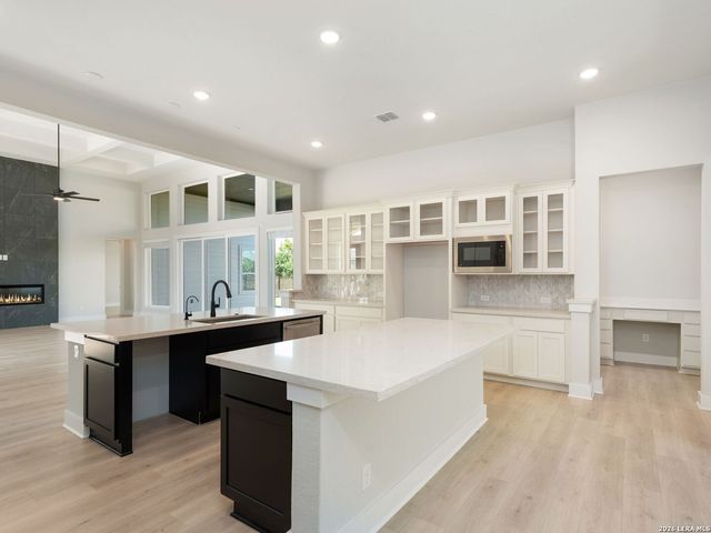 217 Poe Parkway, Castroville, TX 78009
