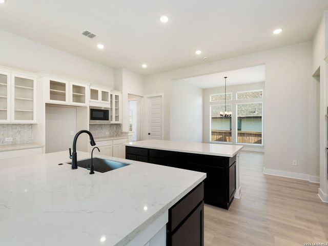 217 Poe Parkway, Castroville, TX 78009