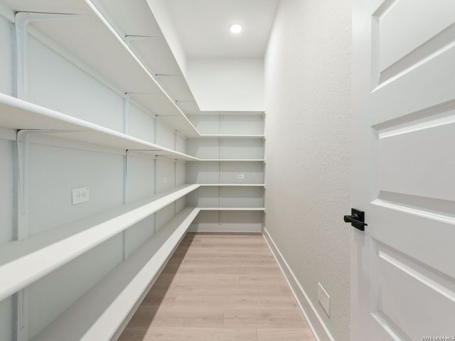 217 Poe Parkway, Castroville, TX 78009
