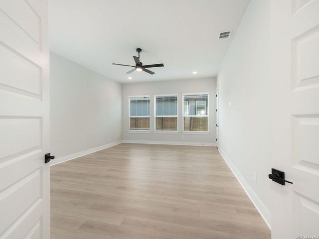 217 Poe Parkway, Castroville, TX 78009