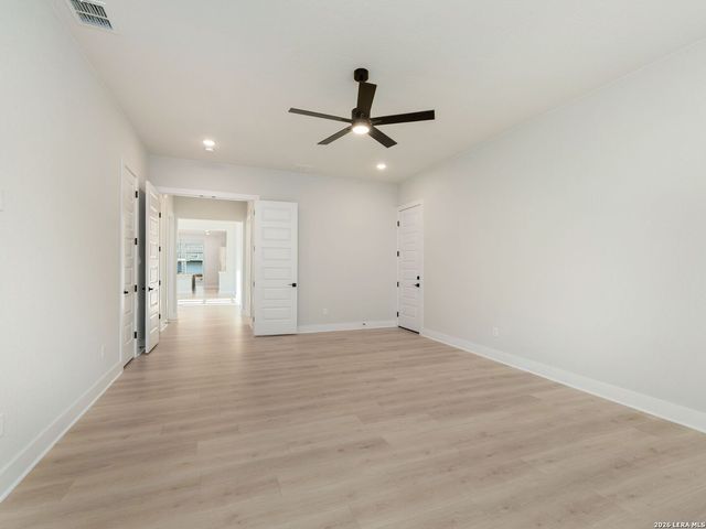 217 Poe Parkway, Castroville, TX 78009