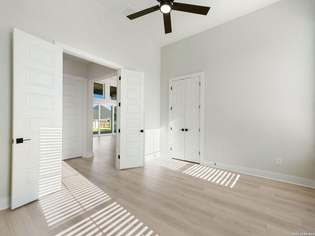 217 Poe Parkway, Castroville, TX 78009