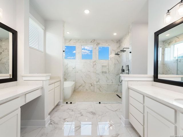 217 Poe Parkway, Castroville, TX 78009