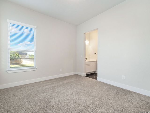 217 Poe Parkway, Castroville, TX 78009