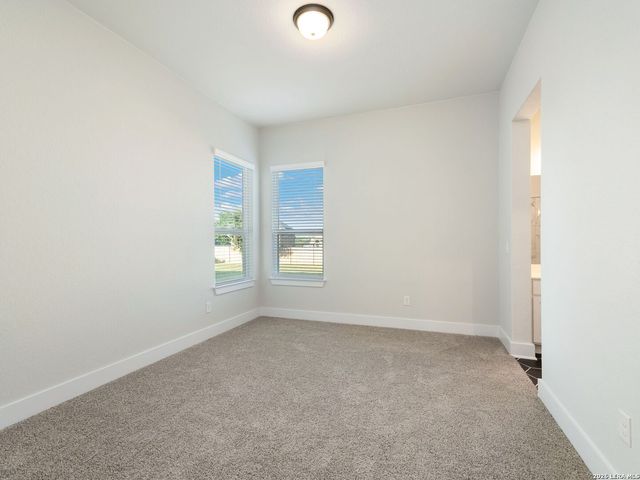 217 Poe Parkway, Castroville, TX 78009
